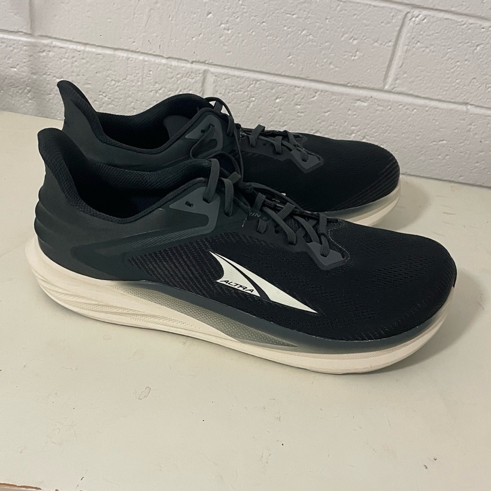 🙈 Men’s Altra Torin 8 size 14